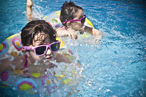 Here Are 5 Ways to Know if Have a Child-Friendly Swimming Pool