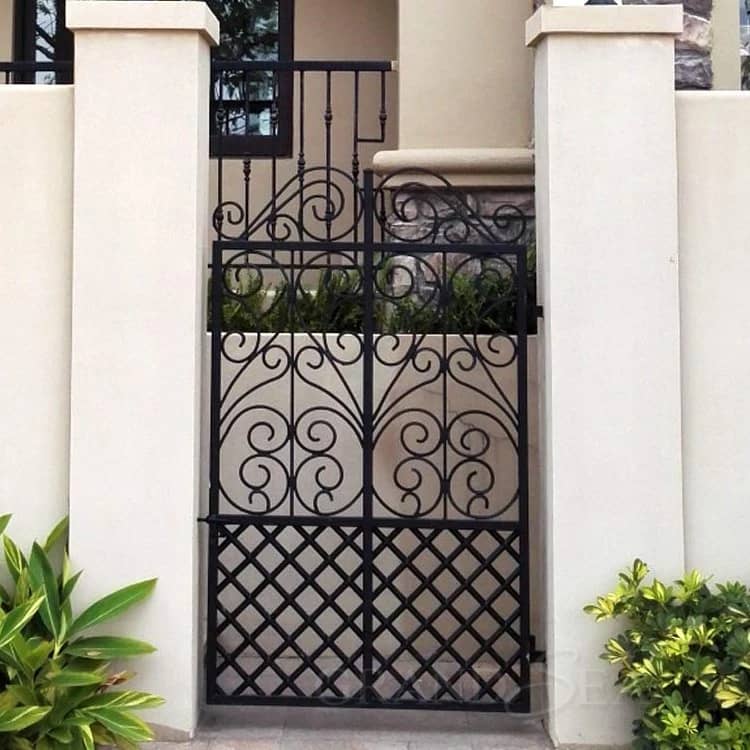 Single Door Iron Gate Design